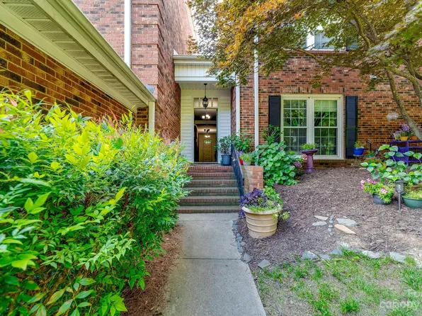 7352 Quail Meadow Ln, Charlotte, NC 28210