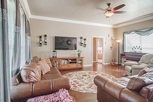 4th image of 4219 Golden Eagle Dr