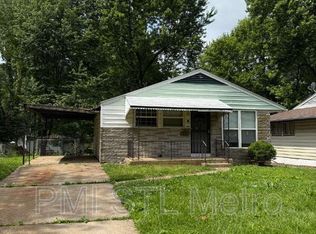 114 Monteith Cir, Saint Louis, MO 63137