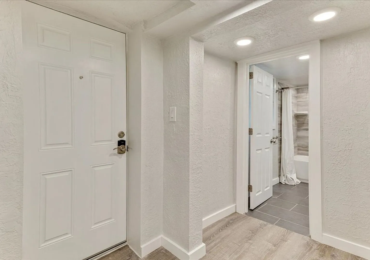 Newly Built 3 Bed Apartment in Downtown Salt Lake City — Photo 2