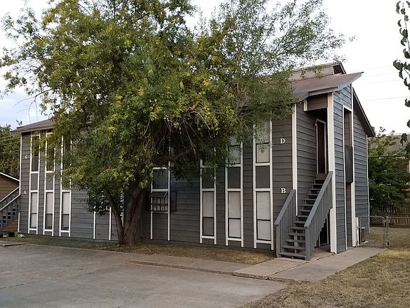 2nd image of 406 Manuel Dr
