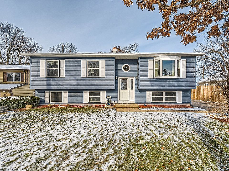 1st image of 208 Lakewood Dr
