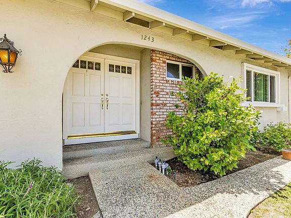 5th image of 1243 Valerian Ct #1