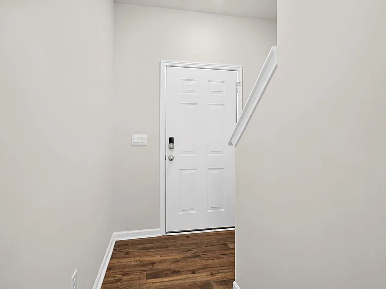 201 Sunriff Ct — Photo 6