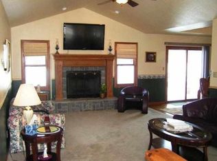 2333 SE Oakwood Dr, Topeka, KS 66605