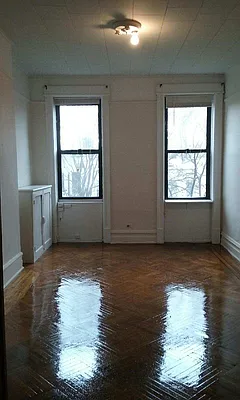 Rented by Windsor Homes Realty Corp | media 44