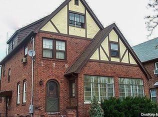 49 Trafalgar Sq, Lynbrook, NY