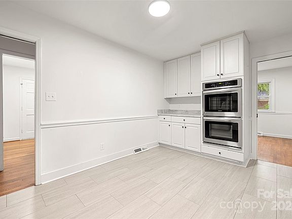 5th image of 5020 Coronado Dr