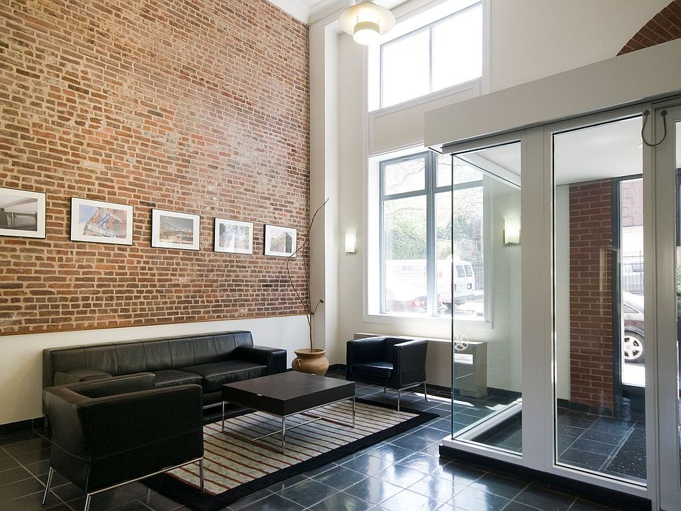 2nd image of 55 Poplar St APT 4D