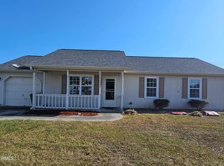 204 Fox Way N, Hubert, NC 28539