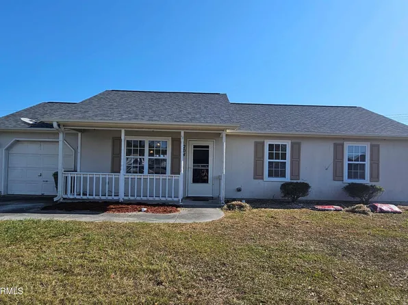 204 Fox Way N, Hubert, NC 28539