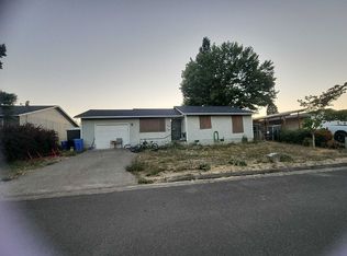 306 Columbia Loop Rd, Roseburg, OR 97471