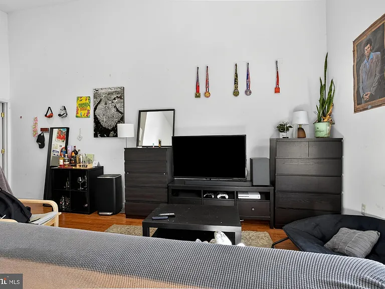 4011 Pine St — Photo 32
