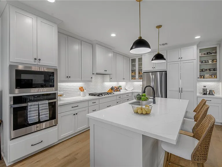 4309 Batona Ct — Photo 11