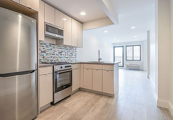2nd image of 238 E 106th St #503