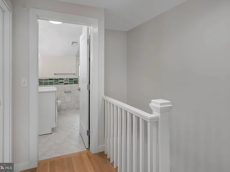 166 John St #2 — Photo 15