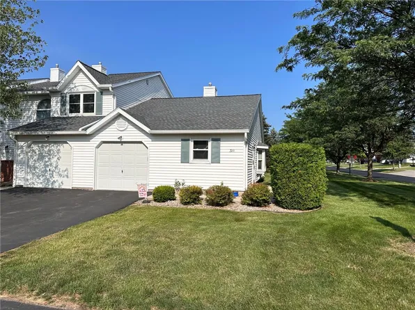 31 Chestnut Ct #D, Hilton, NY 14468
