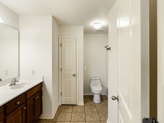5th image of 1375 Selby Phillips Dr