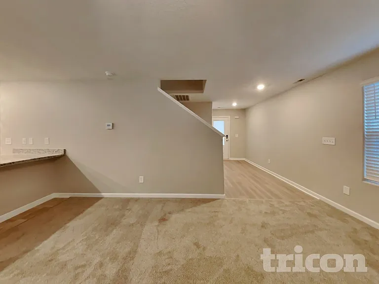 120 Ivy Bank Dr — Photo 3