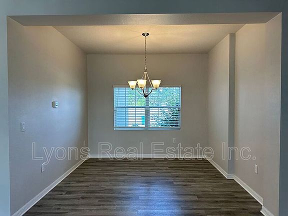 4th image of 3421 W Gator Cir