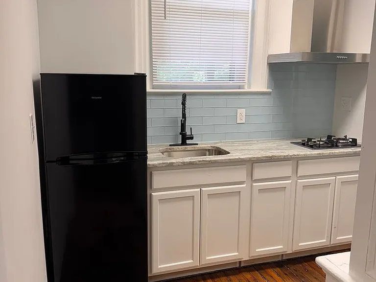 1308 Clay St — Photo 12