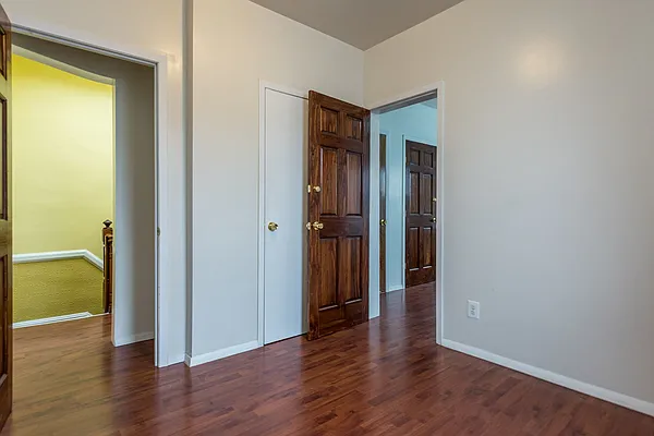 Rented by Nooklyn NYC LLC | media 7