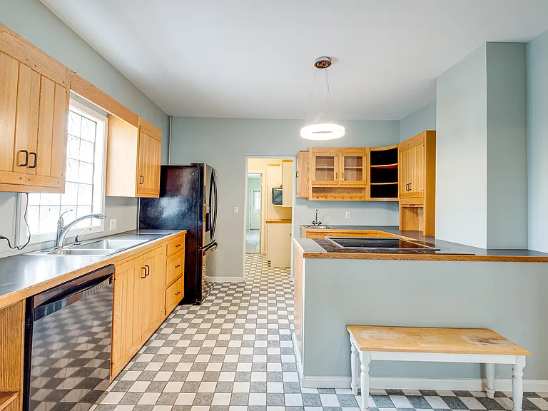 1235 Shore Rd — Photo 30