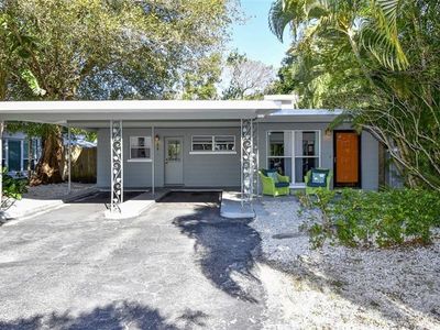 2411 Siesta Dr, Sarasota, FL, 34239