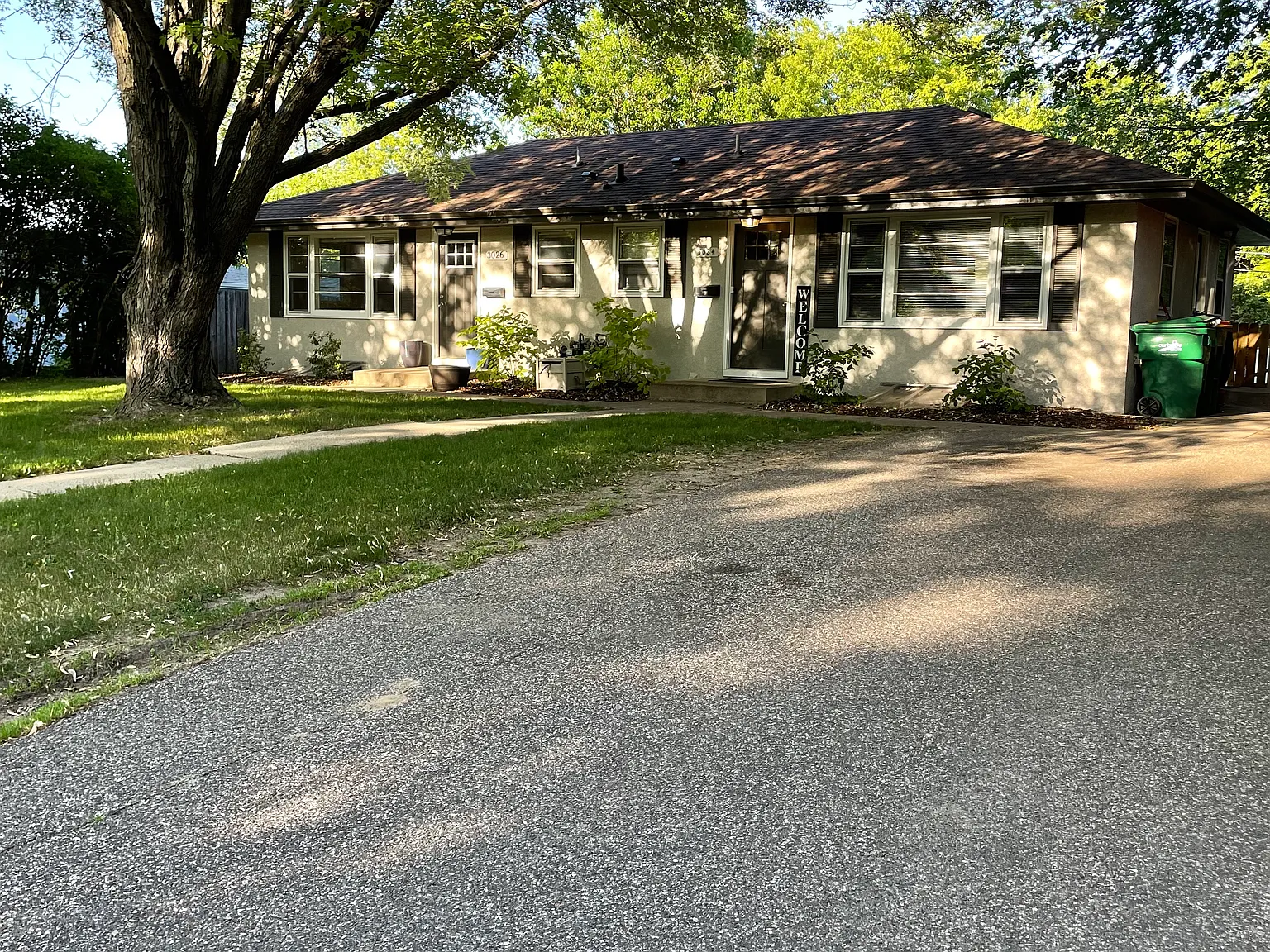 2 bed, 1400 sqft, $1,800 — Photo 1