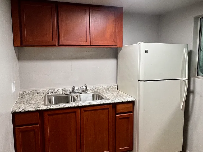 4842 S Liberty Ave — Photo 2