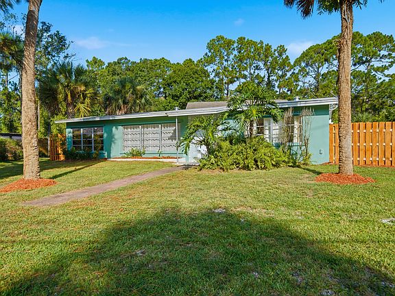2nd image of 365 Blue Heron Rd