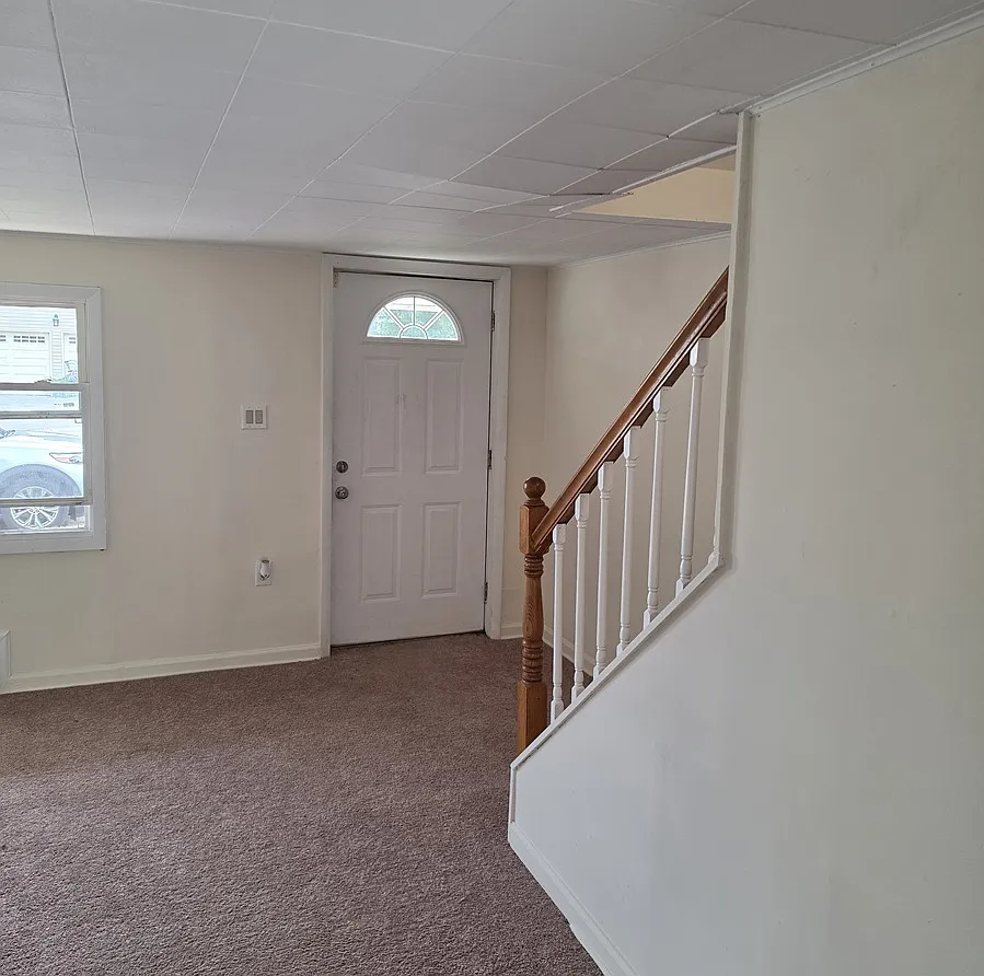 3 bed, 1600 sqft, $3,300 — Photo 4