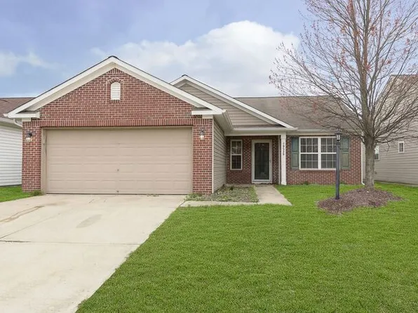 19539 Prairie Crossing Dr, Noblesville, IN 46062