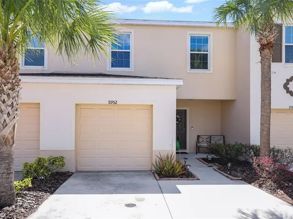 9952 Hound Chase Dr, Gibsonton, FL 33534