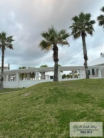 303 Shore Dr #2 — Photo 35