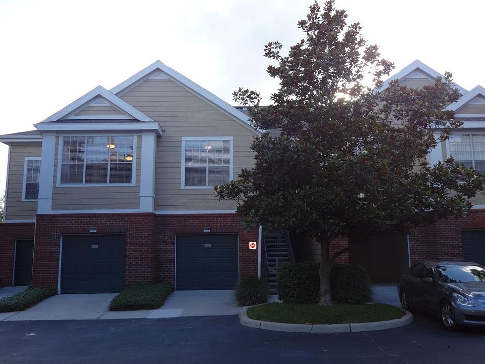 2nd floor unit with no neighbors up or down