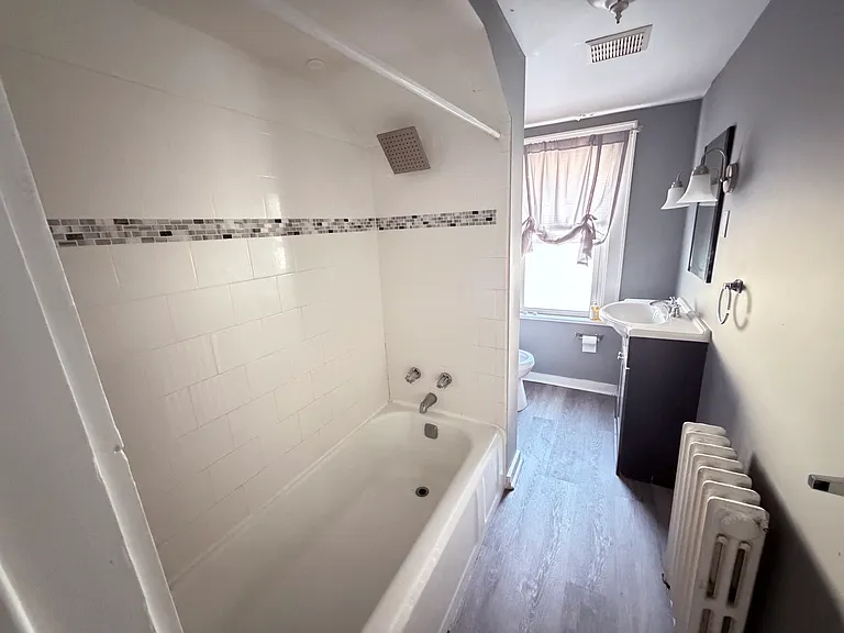 610 10th St #2 — Photo 9