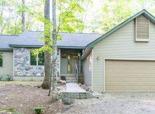 996 Deer Park Ct, Gaylord, MI 49735