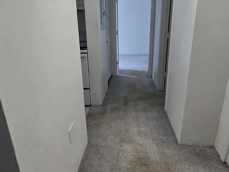 1917 Maravilla Ave #33 — Photo 7