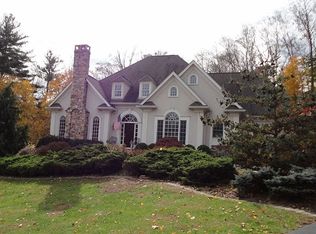 21 Christian Ln, Brookfield, CT 06804