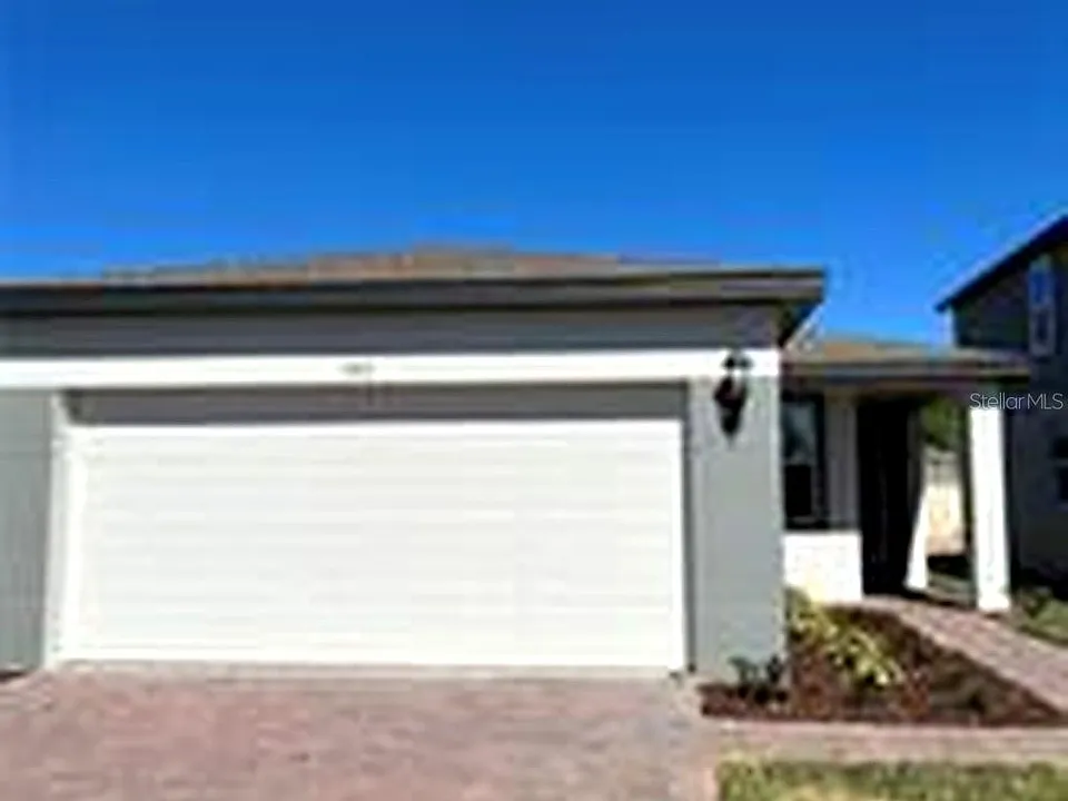 953 Rivers Crossing St