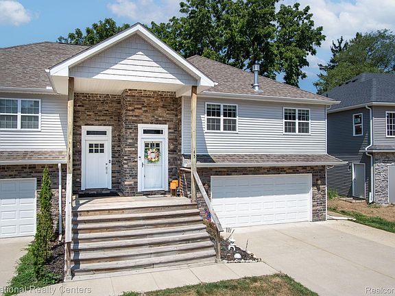 2nd image of 175 Whispering Pines Dr