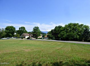 Lake Ridge Dr, Dandridge, TN 37725