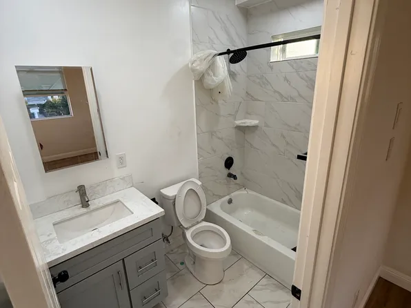 818 E 21st St #1, Los Angeles, CA 90011