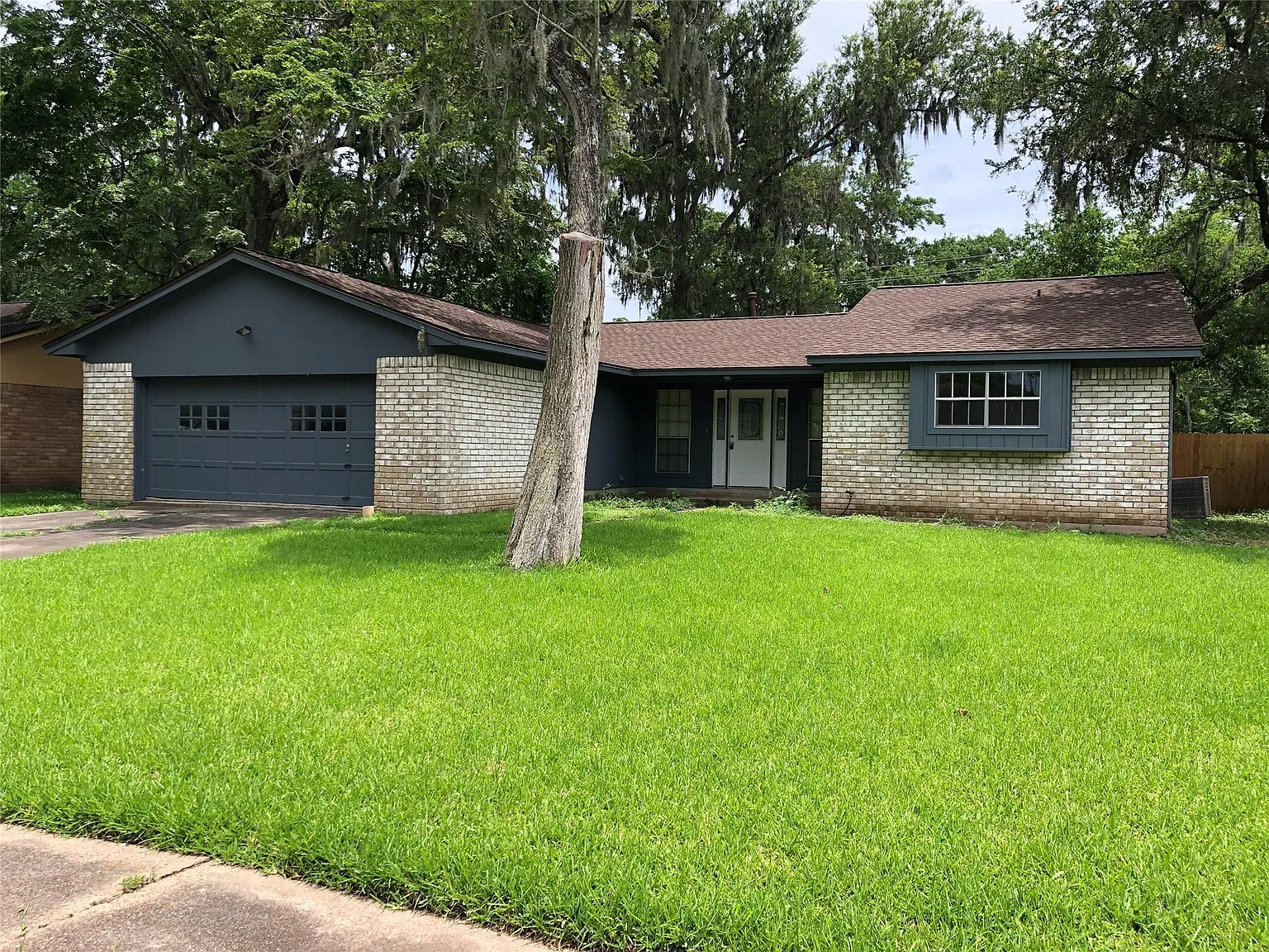 3 bed, 2.0 bath, 1699 sqft, $1,750 — Photo 2