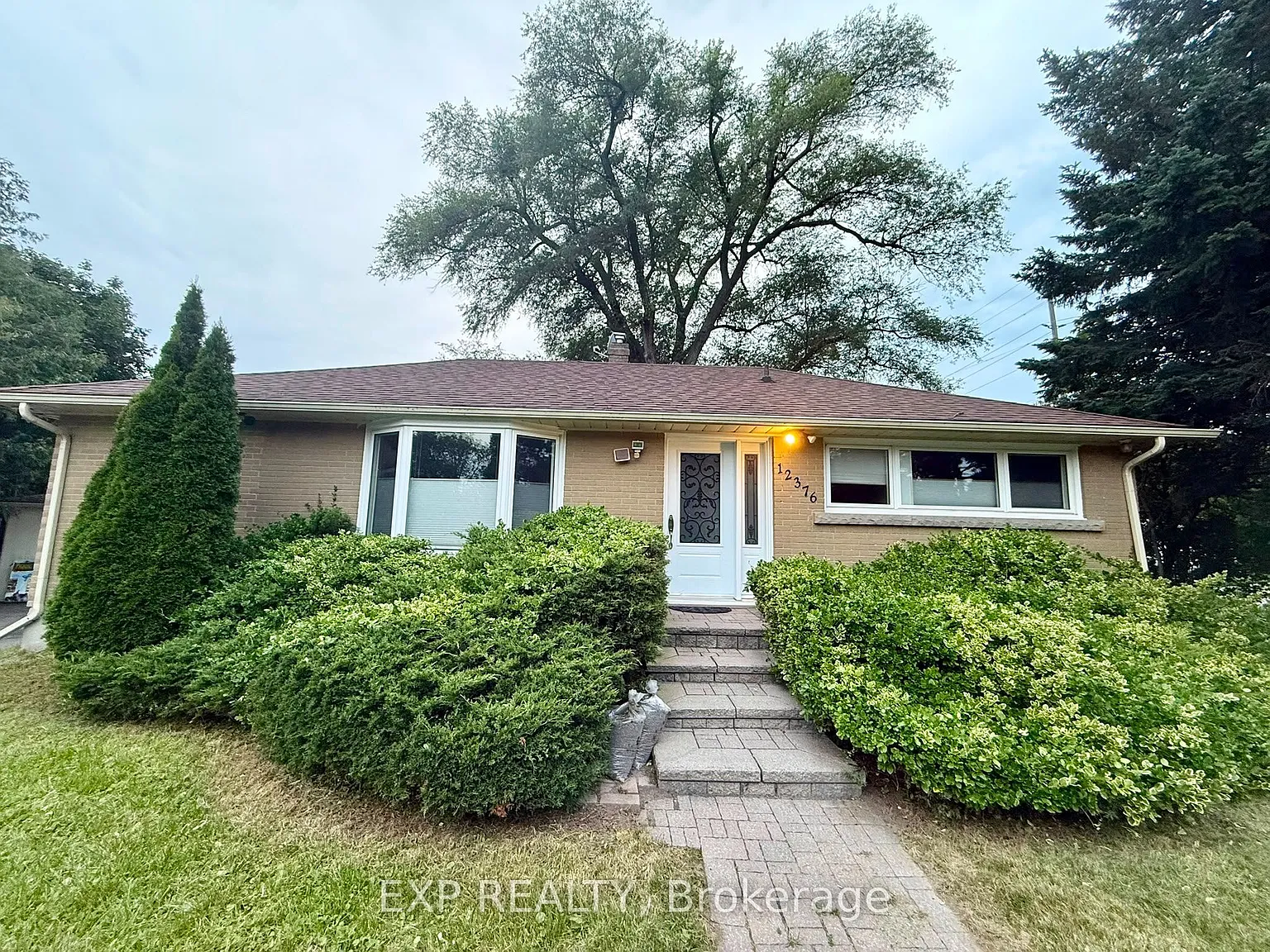 4 bed, $3,600 — Photo 1