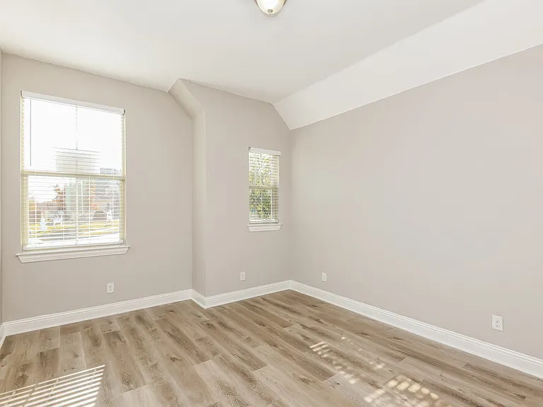 413 Blue Star Ct — Photo 14