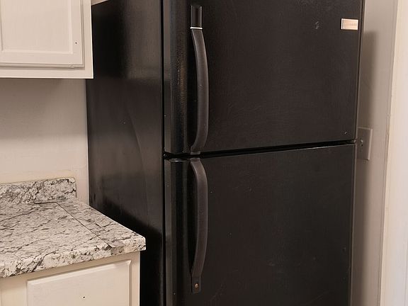 5th image of 5475 Park Pl S
