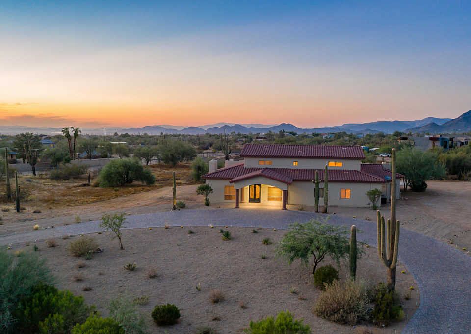 1st image of 6950 E Dixileta Dr