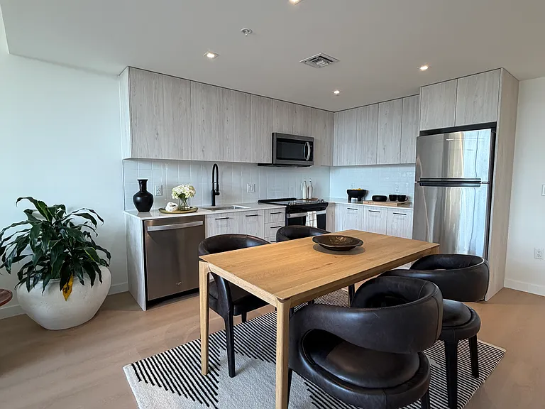 29 NW 28th St #2 — Photo 1